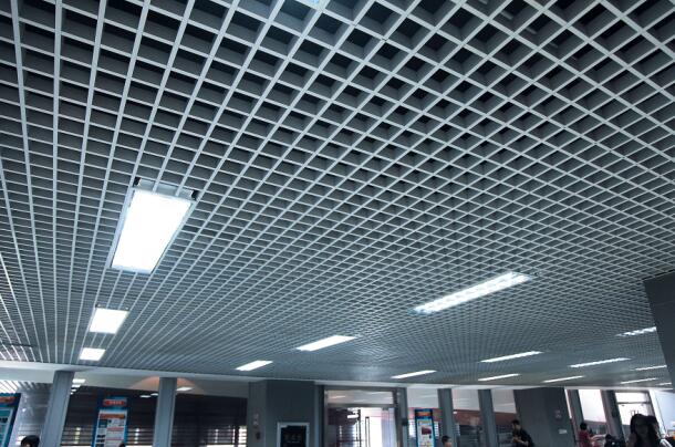 河南吊頂:輕鋼龍骨吊頂?shù)?個(gè)規(guī)范